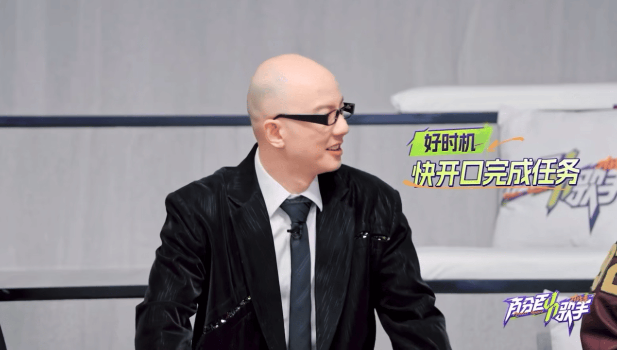 余景天出生的时候平安在出道余景天哈哈哈哈好一个心直口快，人家平安为了完成任务曝出