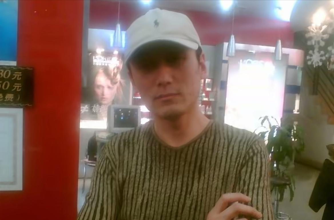 网传辽宁营口美发圈“一代枭雄”大利离世，年仅63岁！ 
知情人士透露缘由，大概率
