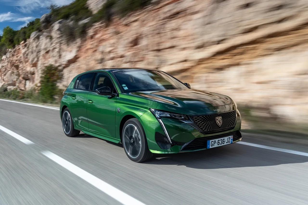 外媒实拍标致E-308，续航大概400km，前驱150马力，在欧洲售价比特斯拉M