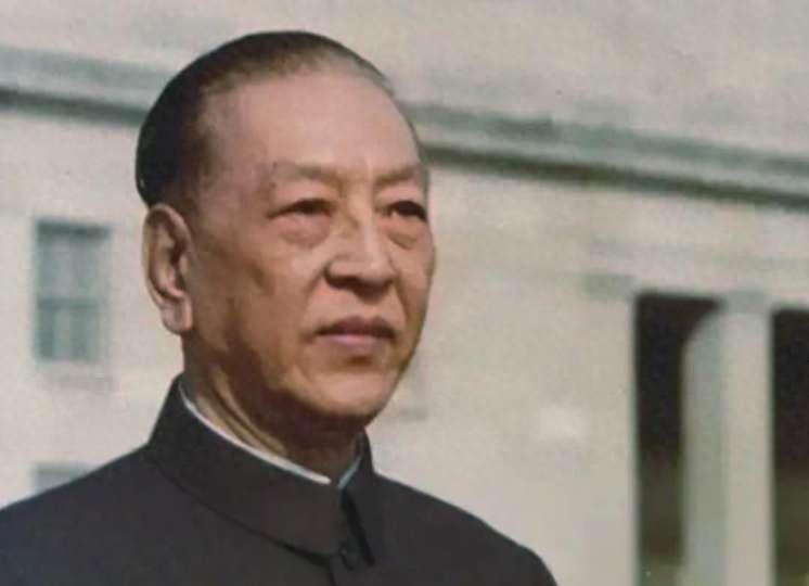 新中国历史上唯一没有佩戴军衔的国防部长，曾英勇猎杀4只老虎，还曾亲自为毛主席送上