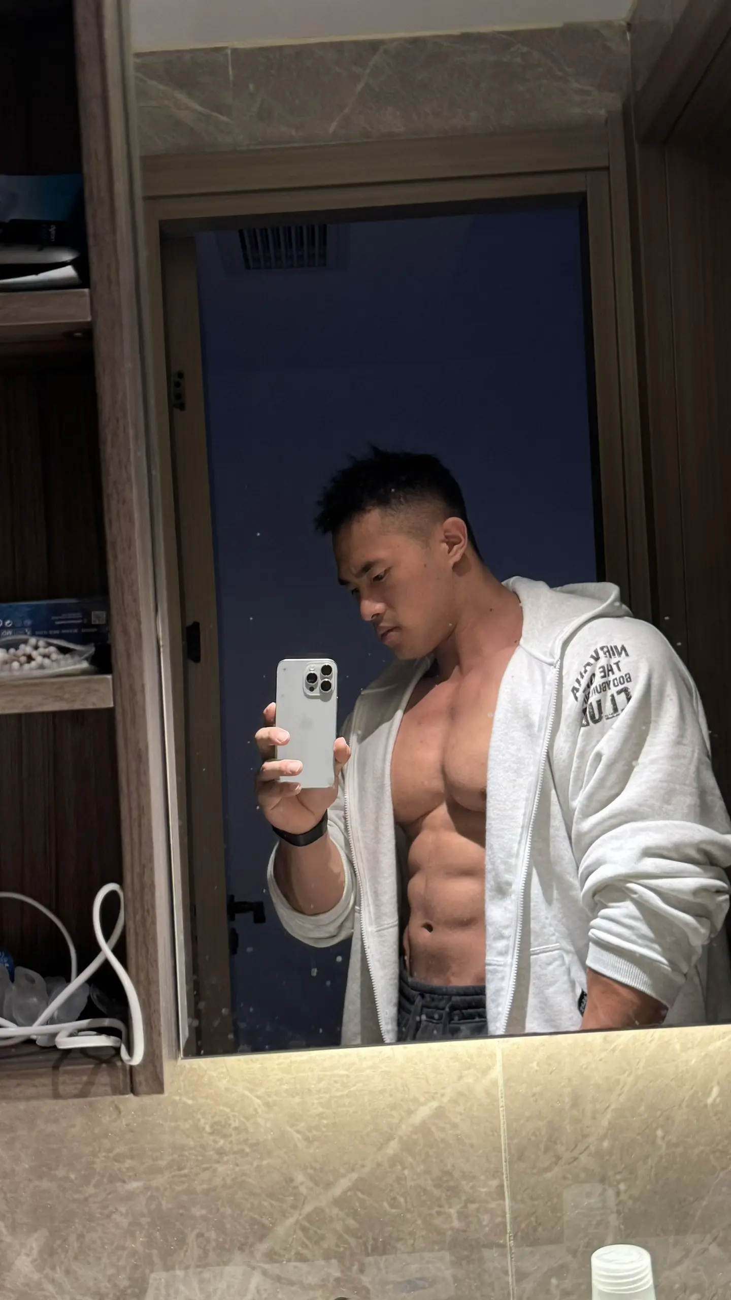 DNA的端粒不断缩短。有机的爱意不断蔓延