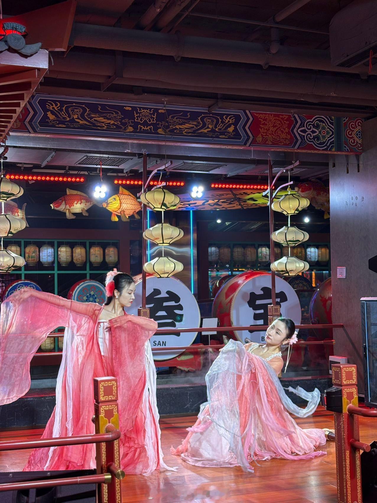 在永宁门城墙边吃烤肉是种什么体验？✨叁宝烤肉✨这次真的玩大了！有幸被邀请参加了叁