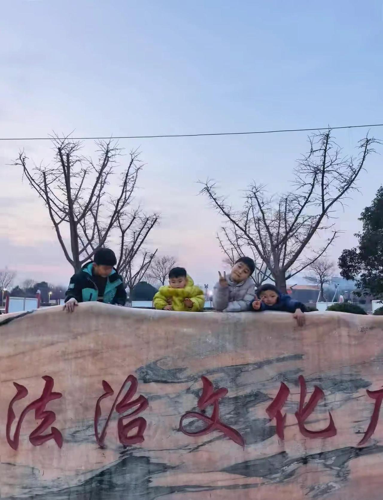 别嫌日子沉闷，那不是平庸，是岁月静好，是老天的护佑。