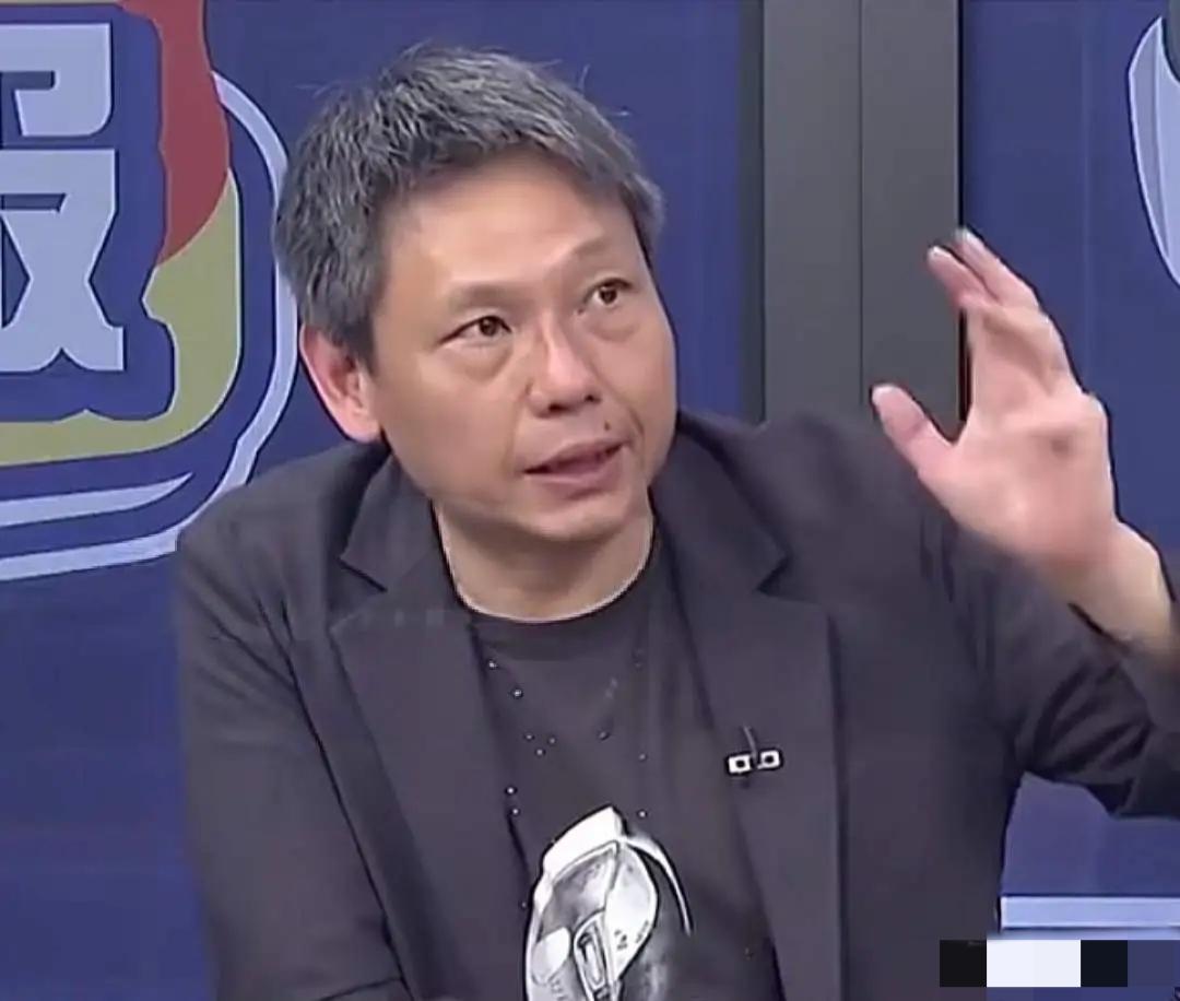 一定要谨防“越惠越独”！岛内媒体人谢寒冰在节目中曾公开表示，大陆没必要单方让利，