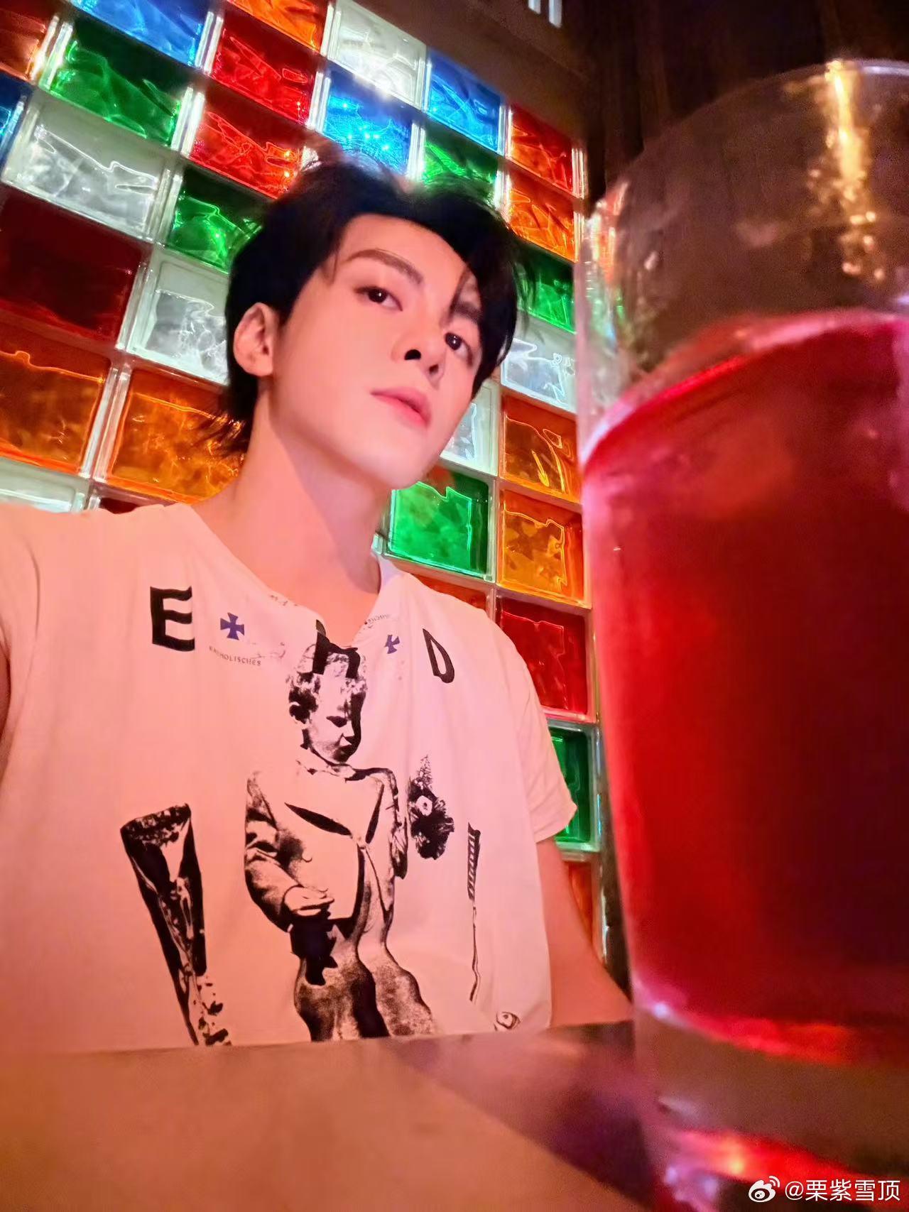 曾舜晞夸了粉丝的vlog 什么叫双向奔赴？这就叫双向奔赴曾舜晞空降超话，还在粉丝