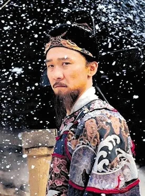 儒家更倾向于实施“人道”理念（“仁恕之道”），发挥“性善”的作用，相互协调、和谐