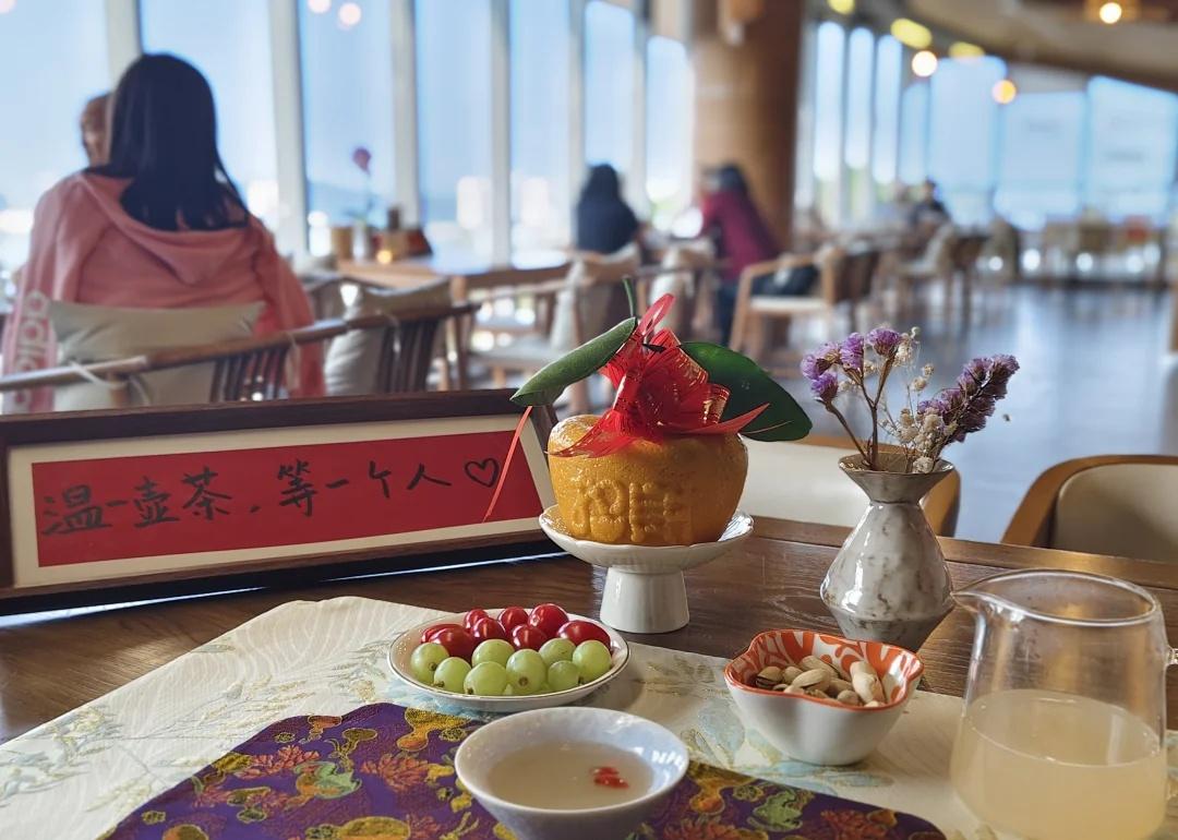 珠海轻松爬山天花板🔥15分钟登顶喝茶太绝
珠海的春天也太浪漫了吧💐
漫山三角