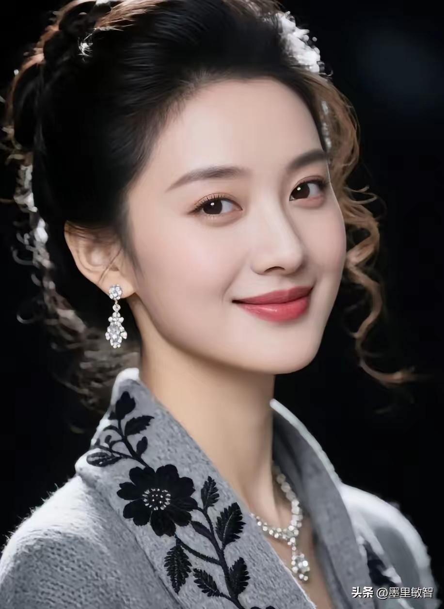 人这一辈子，只要你还活着，无论在任何人面前，你只要不吃他人饭，你只要不欠他人情，