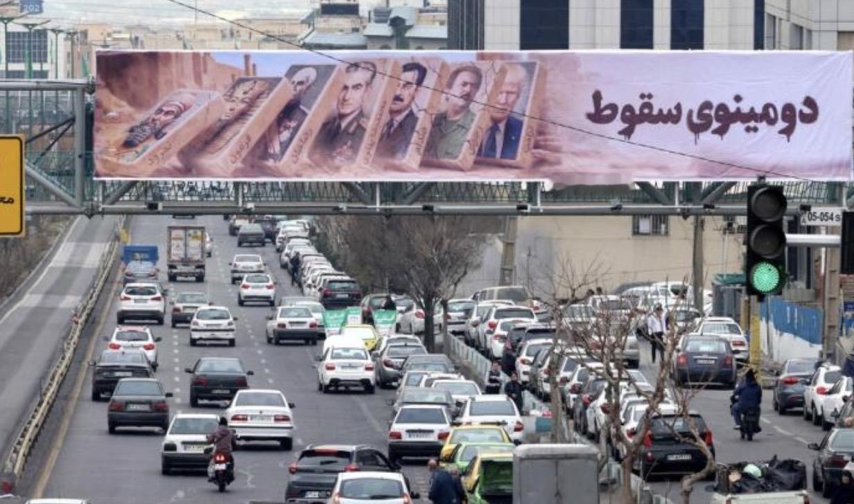 在美国航母打击群抵达中东的敏感时刻，伊朗外交部1月26日作出强硬而充满象征意味的