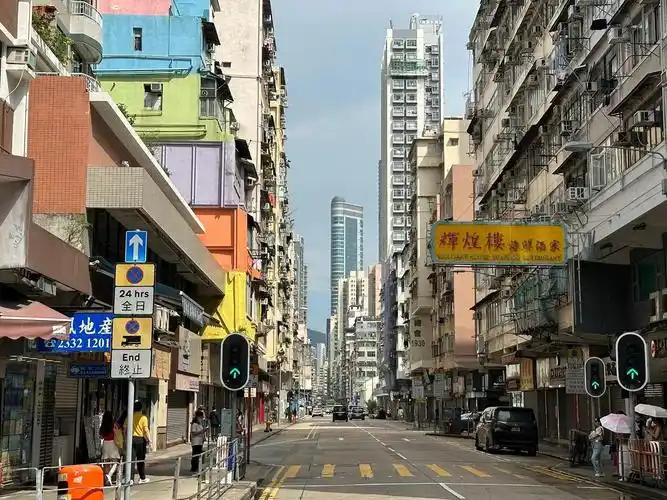 移英港人梦碎英伦，永居门槛还在加码
 
最近一则消息让十几万移英港人彻底坐不住了