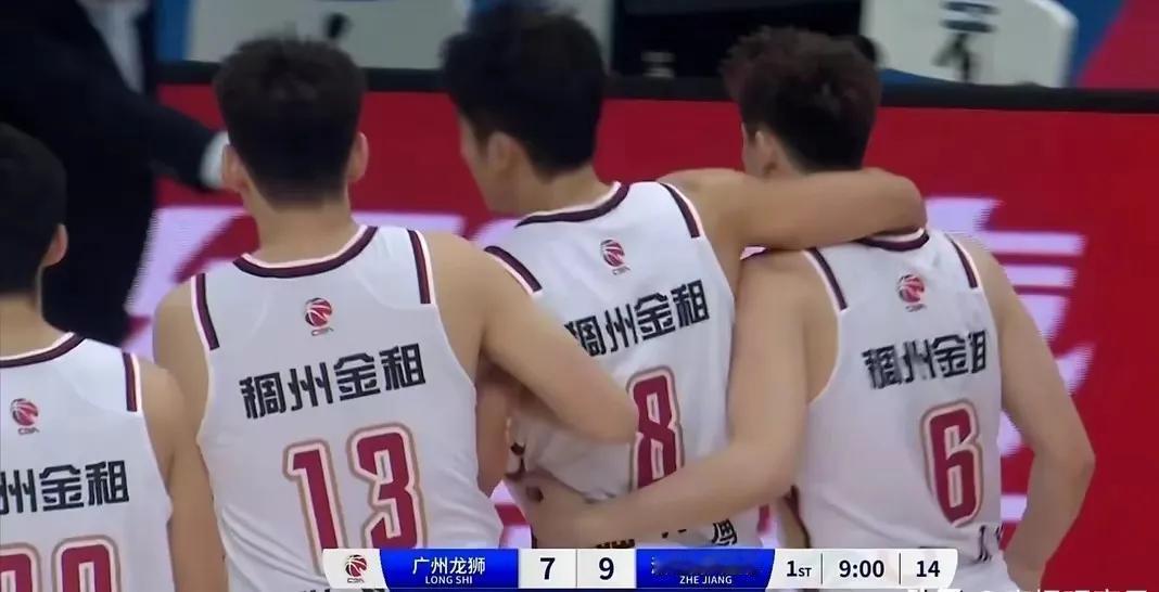CBA演技大队！浙江队出现尴尬场面，一场送上本轮两大囧！浙江吴前和程帅澎最能演假