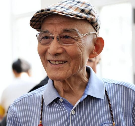 “济公” 游本昌离世细节曝光，去年年初因慢阻肺接到病危通知，谈及生死他尽显豁达：