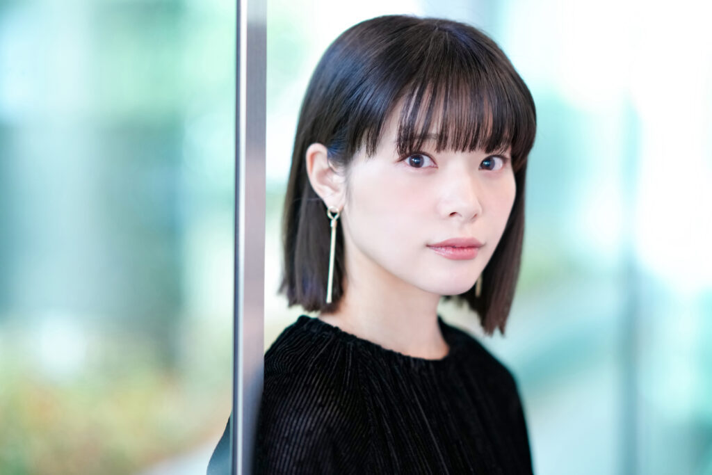日娱新闻岸井雪乃 岸井雪乃 日媒《cocorone》采访美图。 
