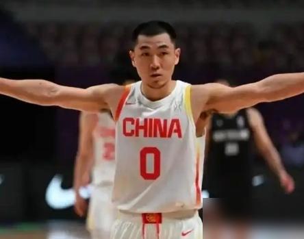 高诗岩就拿了3分，谁能想到，这3分直接把日本队第三节干沉默了？
 
半场落后14