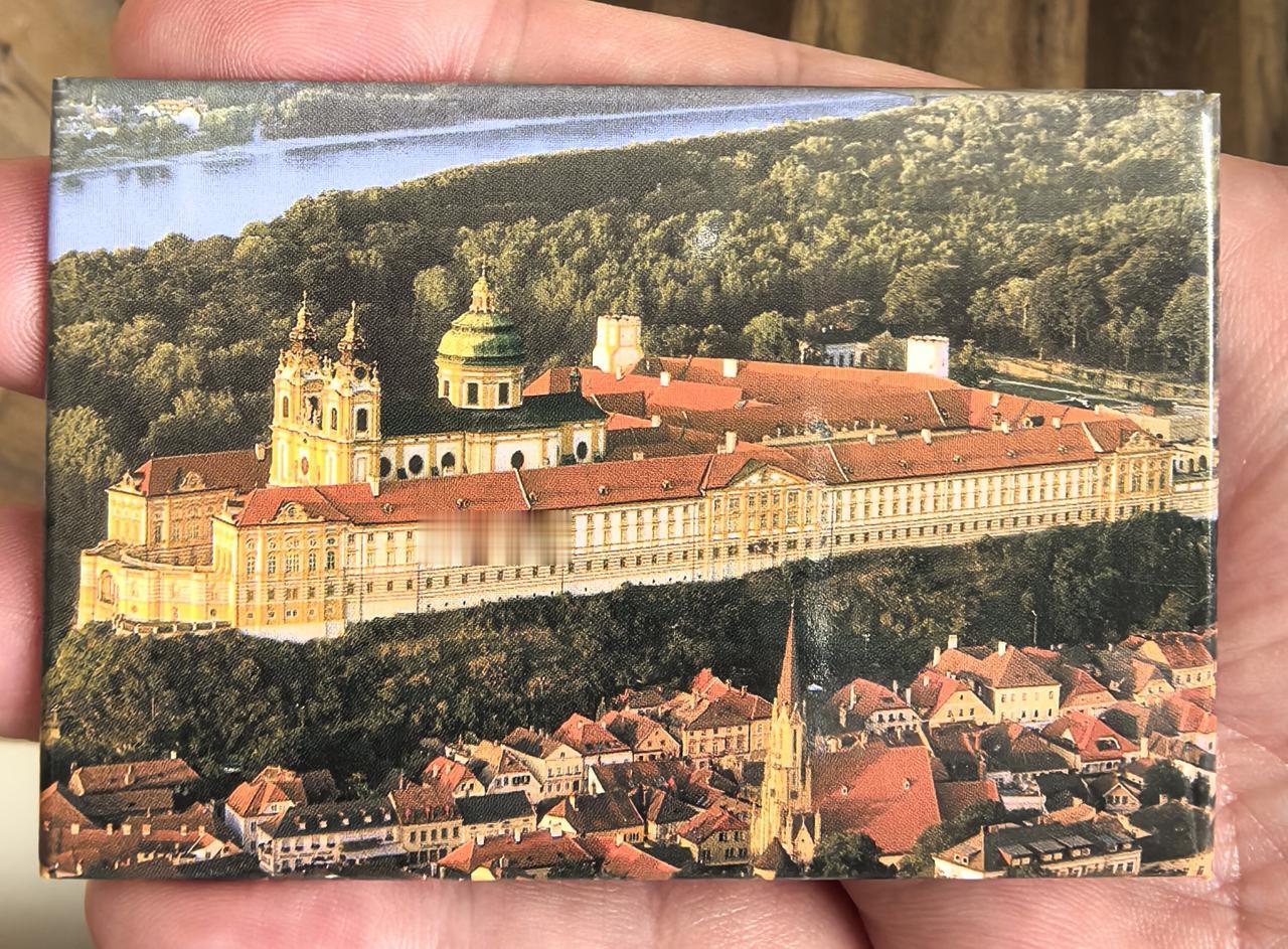 晚上有空研究今天在STIFT MELK（梅尔克修道院）买的两张CD。
	
一张莫