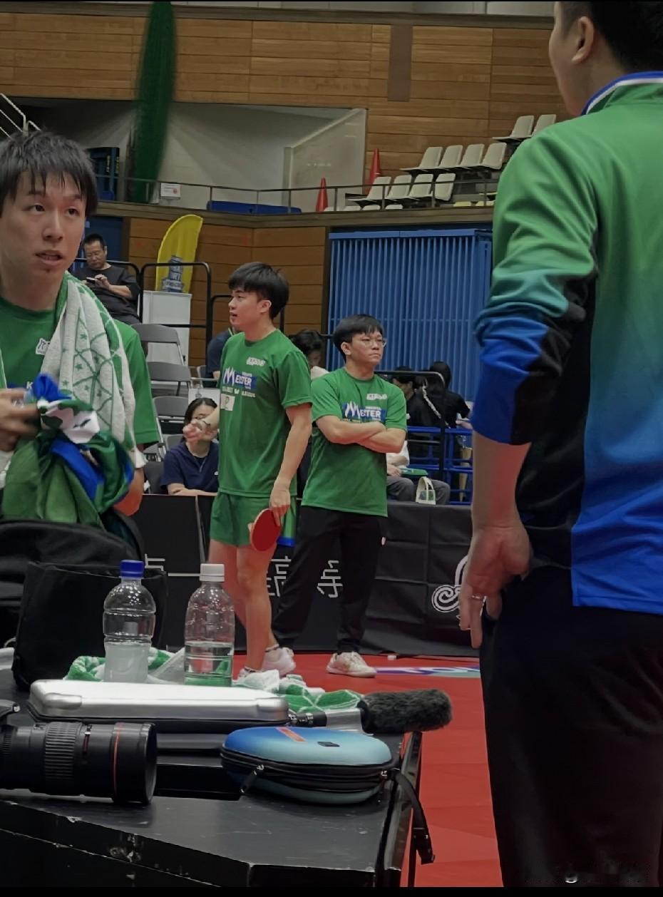松岛辉空在练男双了。
瑞典大满贯赛结束后，松岛辉空回到日本也有备战T联赛，这是他