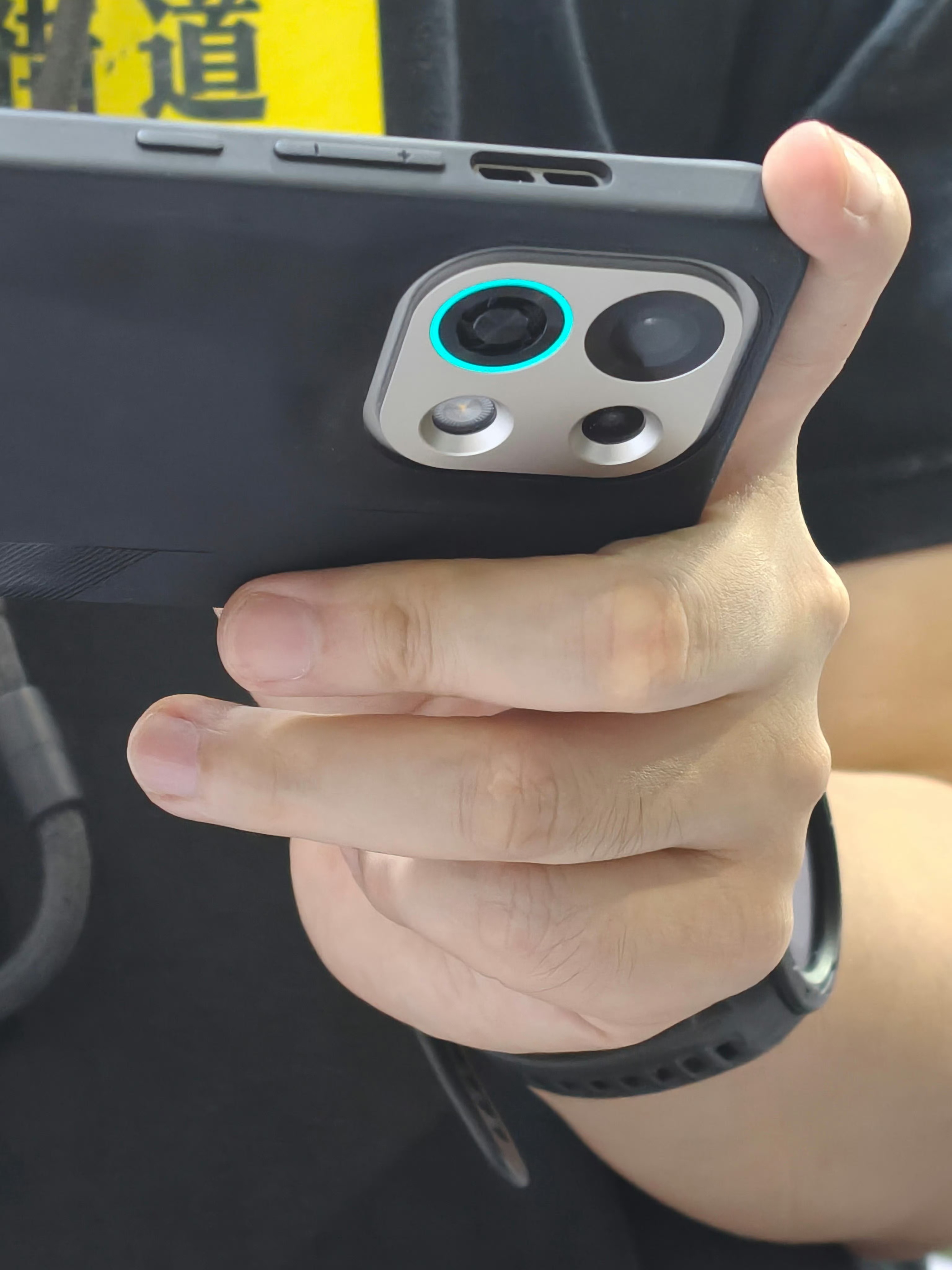 我没看错吧，BW《NIKKE》展台惊现OPPO K13 Turbo 系列 真机？