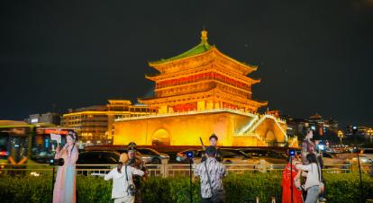 今天咱们来聊一所特别硬核的学校——西安航空职业技术学院。
很多家长和考生一听“职