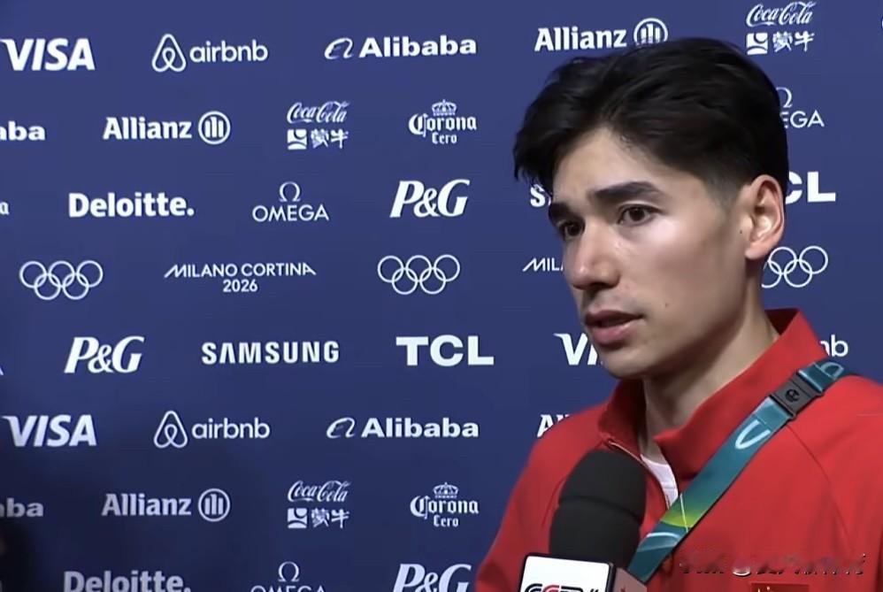 刘少昂赛后一直在道歉，一直在说对不起！失利了，大家输了一起扛，结果少昂自己却疯狂