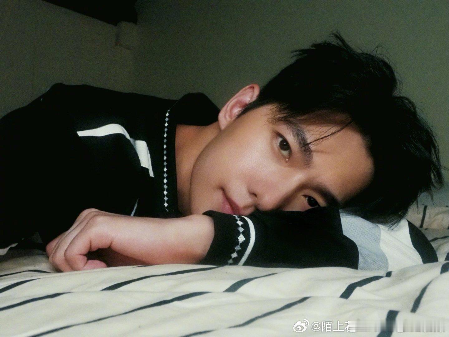 杨洋怎么沧桑这么多？看起来有点沈腾的感觉 ​​​