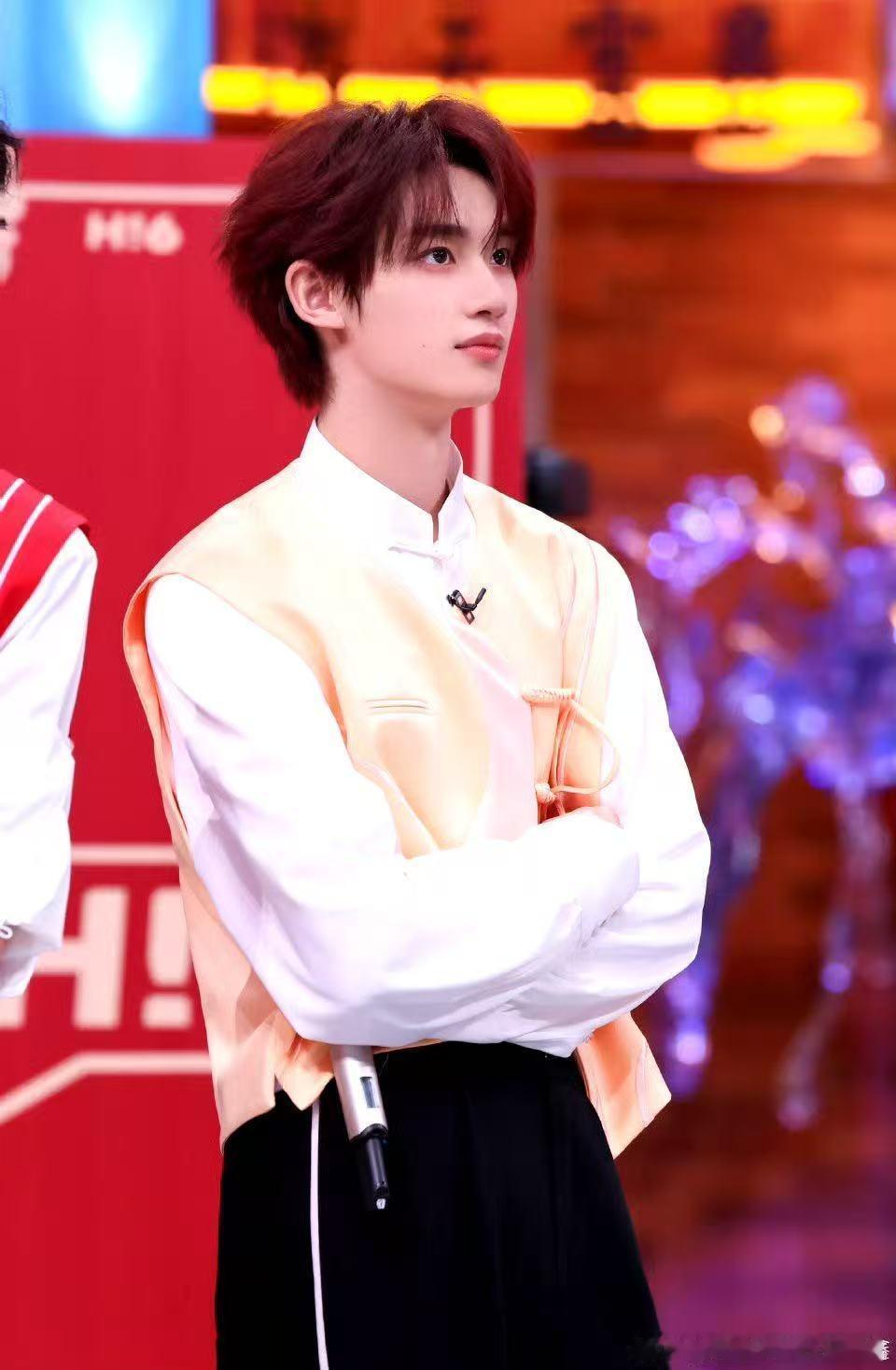 你好星期六全员脑力给到一个夯你好星期六 嫌疑笼罩好六街，诡秘究竟是谁？嘉宾们斗智