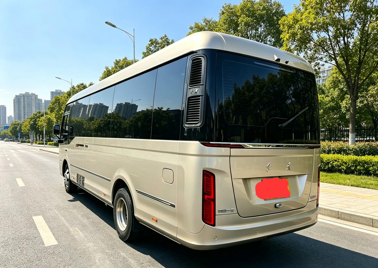 这台车是必须用A1的驾驶证才能驾驶，为什么呢？因为它的长度是7米29它的整车长度