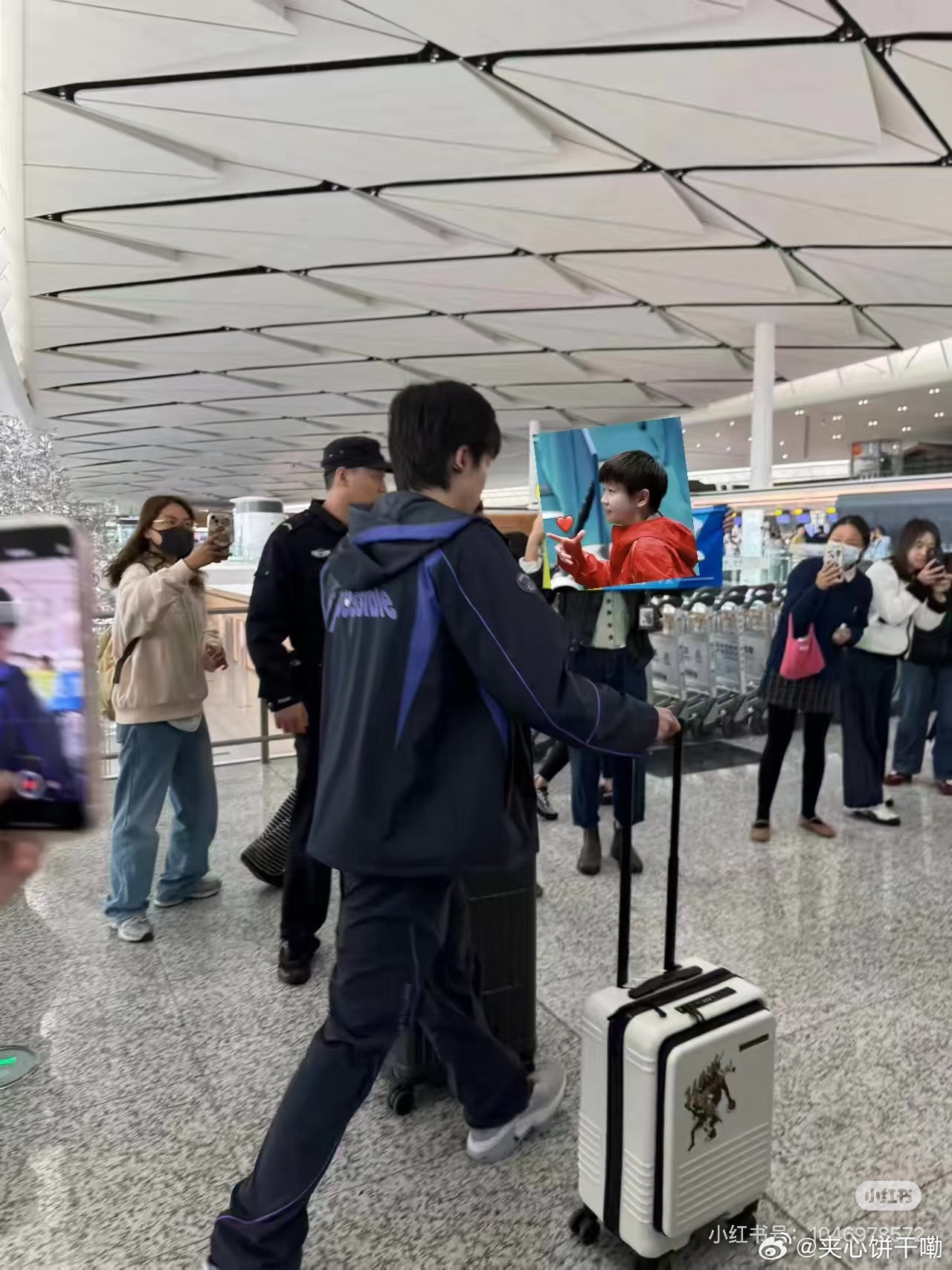 莎莎好小一只喔 