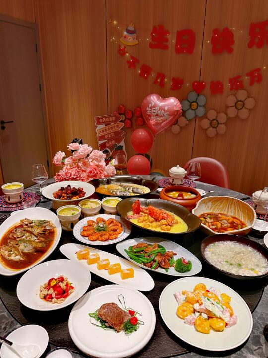 生日需要仪式，菜品还得精致