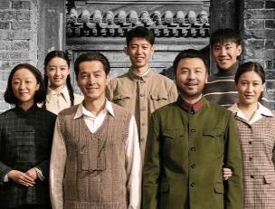 《抓特务》票房扑街不是电影的失败，是一代人审美的集体转身？
韩红在《抓特务》首映