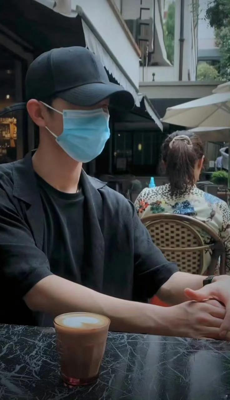 贵州大姨高度认可折耳根咖啡贵州嬢嬢夸肖战有品味 别再嫌弃折耳根咖啡了，本土长辈亲