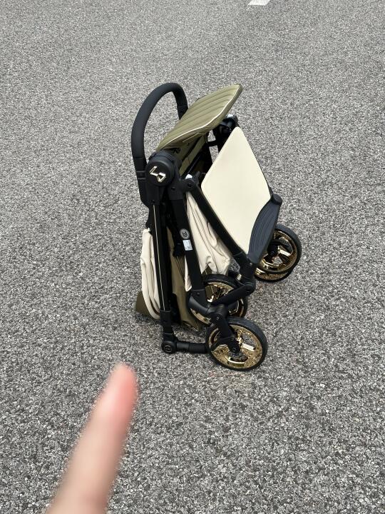 难怪是婴儿车的大佬！活该你火遍全网