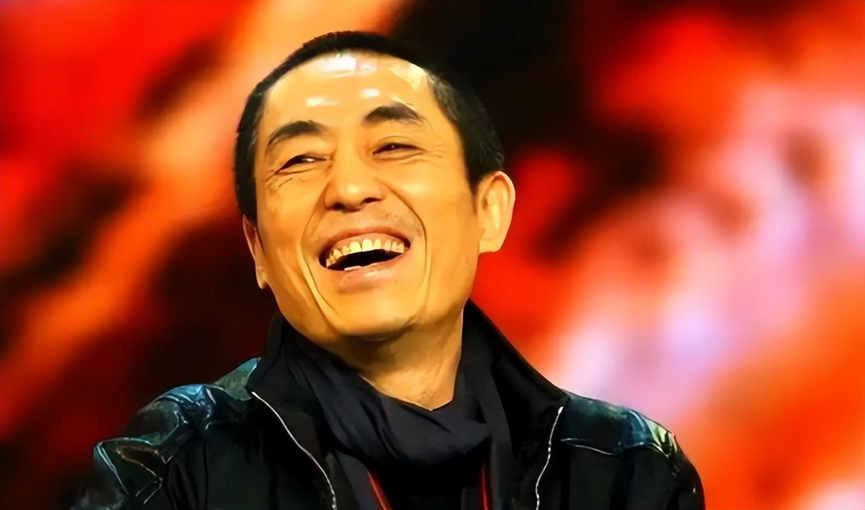 《主角》庆功宴上孙浩张嘉益全靠边站 张艺谋都侧身让位了 C位坐的那个人谁都没想到