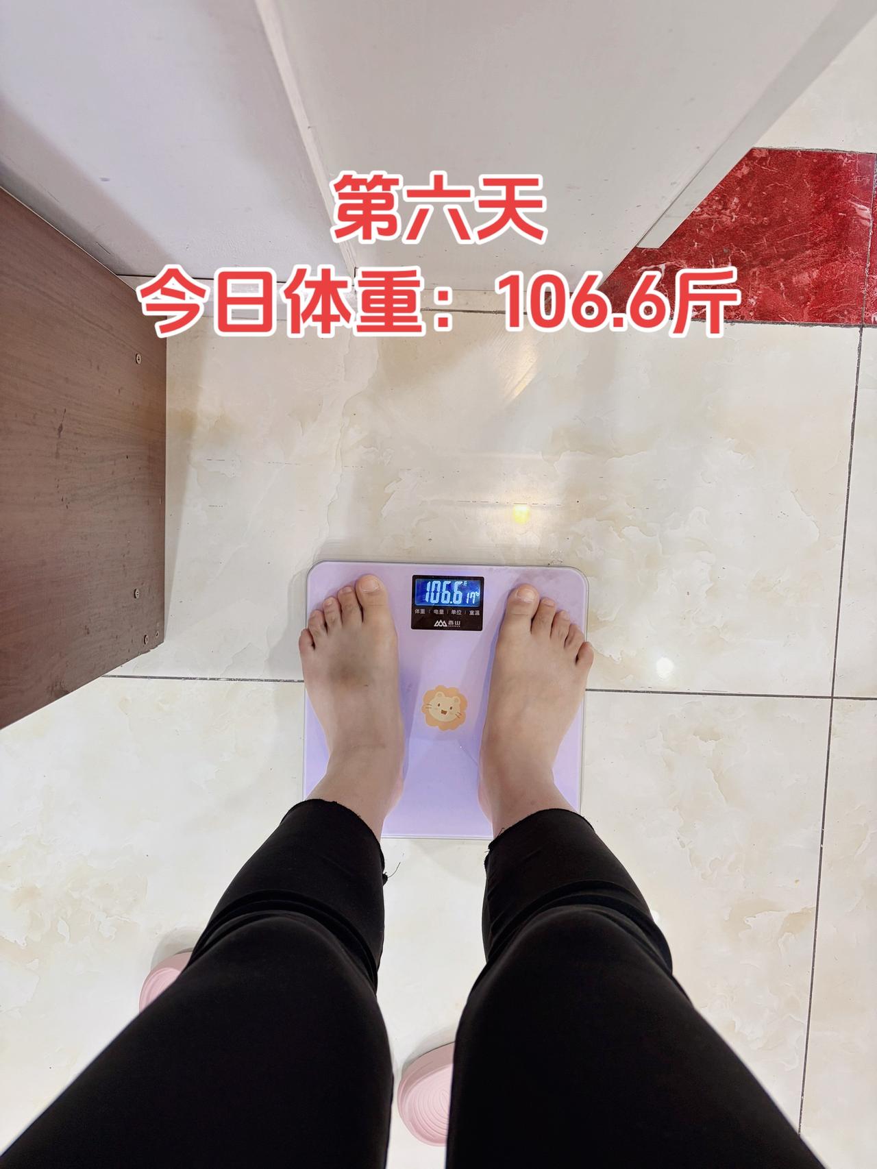 自律减脂健康餐，目标95斤，加油
今日减脂早餐：鸡蛋牛奶燕麦+薏仁水