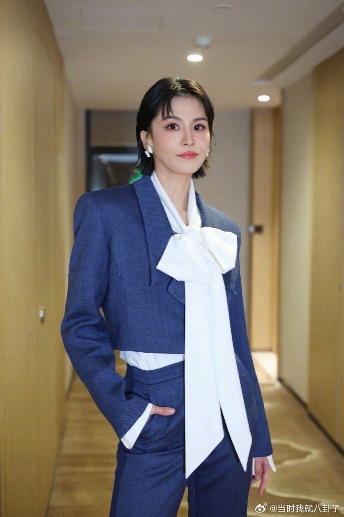 曾沛慈一个人想着一个人 曾沛慈《一个人想着一个人》是谁的青春又回来了，熟悉的旋律