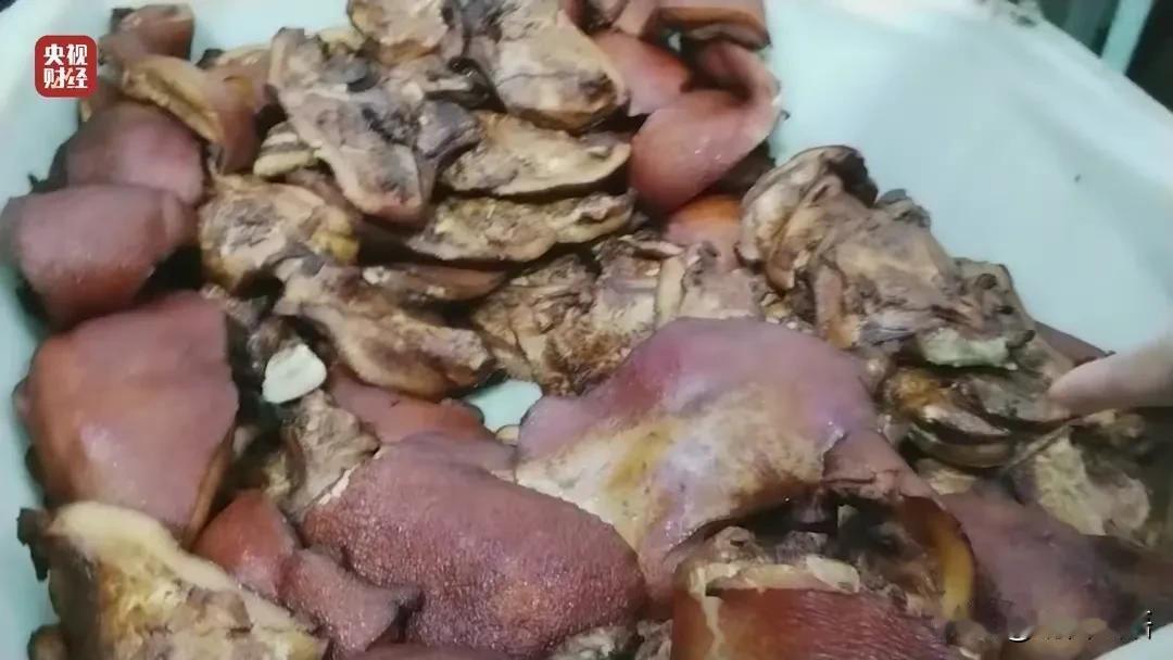 今年3.15晚会曝光食品安全问题，劣质糟头肉制作梅菜扣肉等令人震惊。相关部门应严