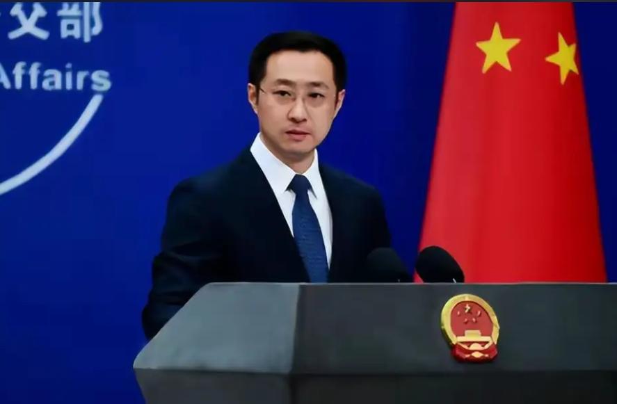 不到24小时，中方做出新表态，击碎美方幻想，俄石油中国照买不误。美国说到做到，将