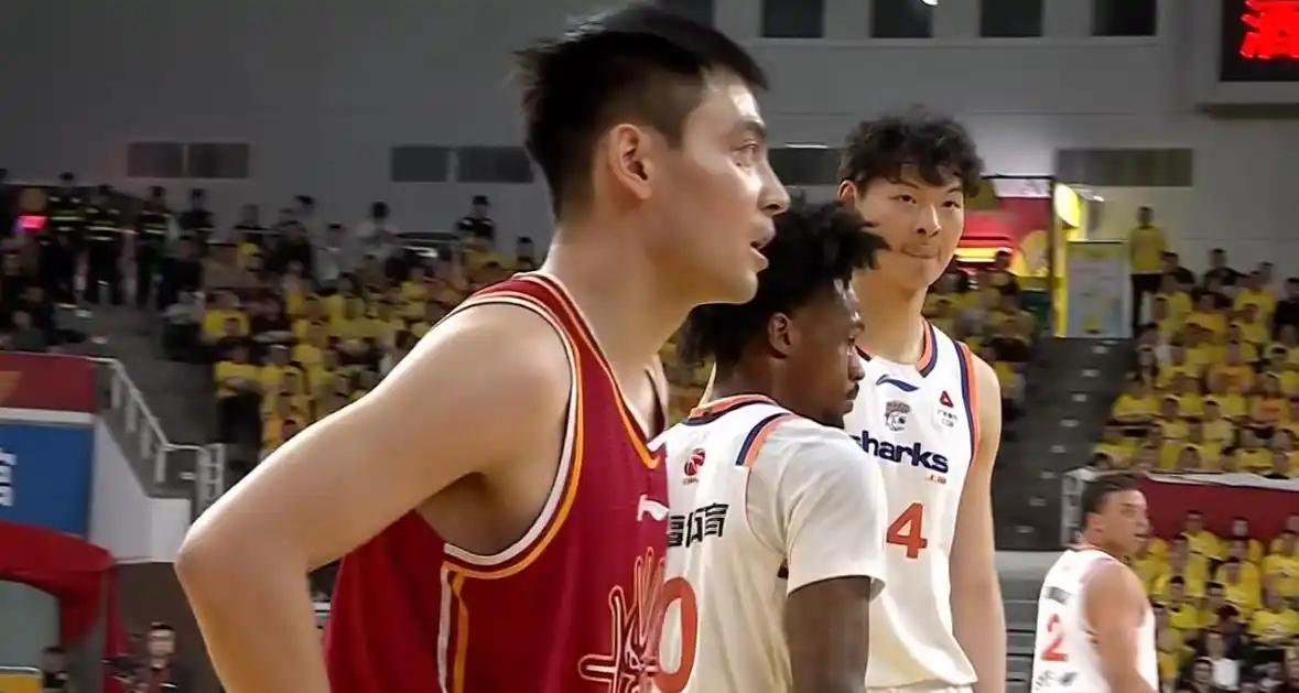 CBA一夜3场惨案：广东+广厦+深圳大胜 上海翻盘山西！最新排名乱了!

北京时