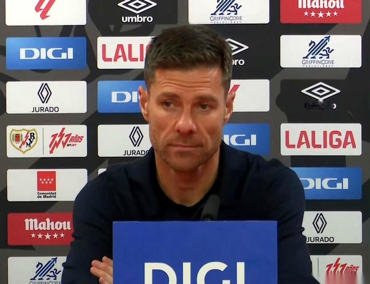 一场0比0的闷平。
赛后，安胖（安切洛蒂）一本正经地说：“我不觉得球队缺强度。”