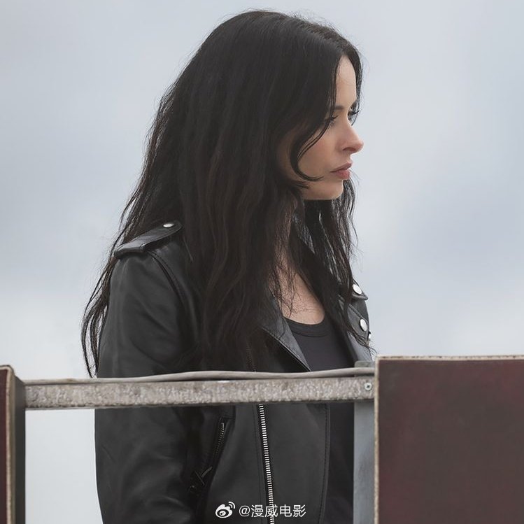 布莱德·温徳鲍温谈滕滕回归《夜魔侠：重生》第二季饰演杰西卡·琼斯。“距离我们上次