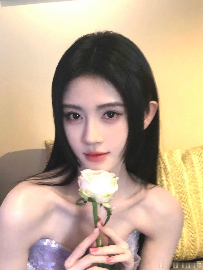 鞠婧祎  jjy鞠婧祎苏绿夏 jjy鞠婧祎万花世界 𝓯𝓲𝓻𝓼𝓽 𝓲?