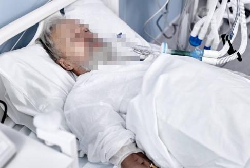 天理难容！北京一位58岁的生意人，突发重病进了ICU，临终前当着好几个医护人员的
