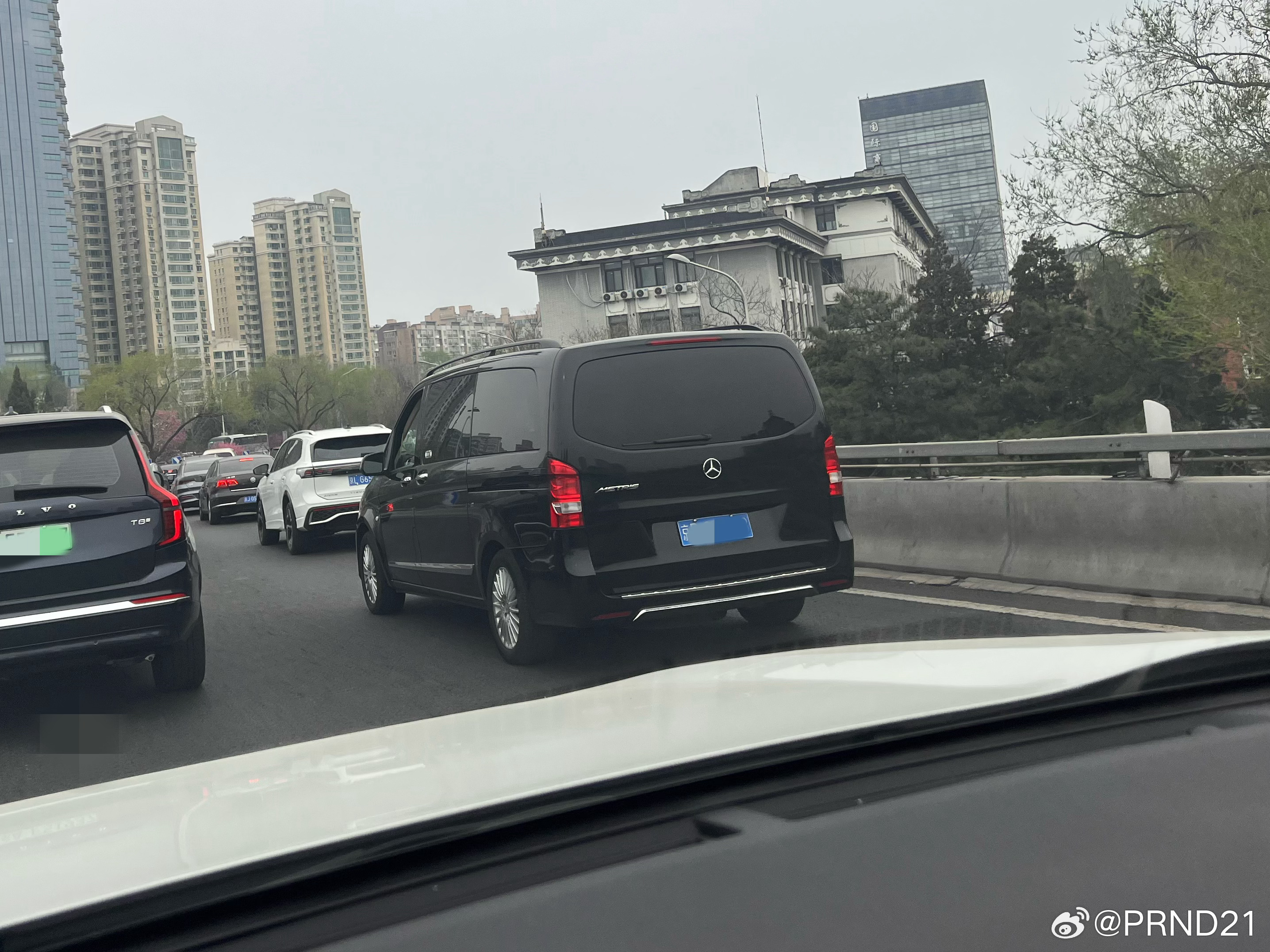 当时那批平行进口的奔驰Vito（因为是…美版还是墨版来的，所以叫Metris）之