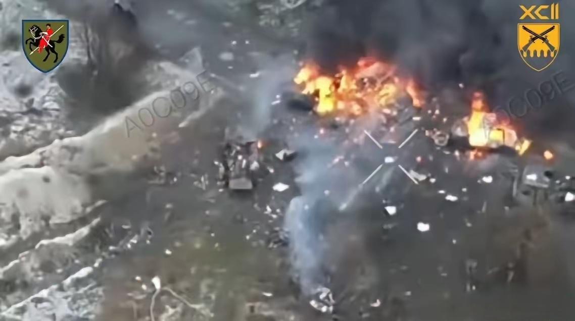 乌军第110独立摩步旅与92独立突击旅协同摧毁俄军一列纵队。