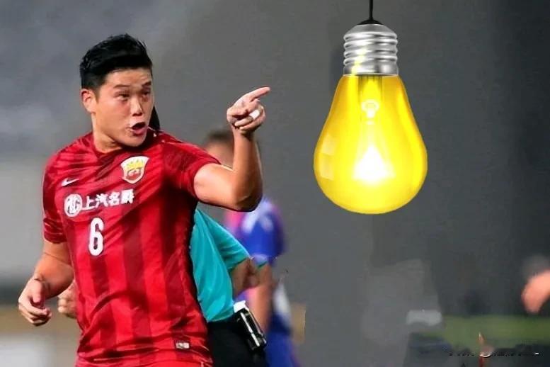 上海海港球迷向主队球迷作出侮辱性手势，不是口口声声说上海海港球迷素质高吗？就这？