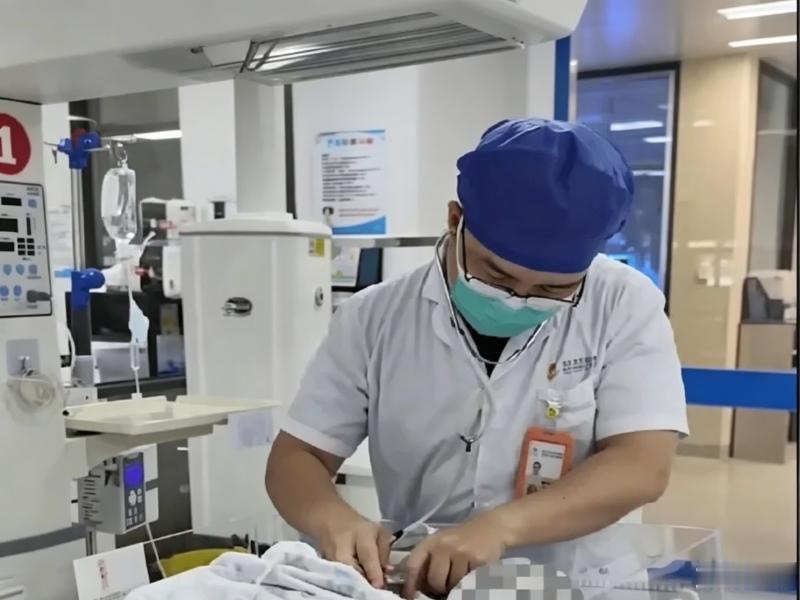 一本正经的胡言乱语，真的有人信了！
广西南宁一对新手夫妻的经历，看碎了无数人的心