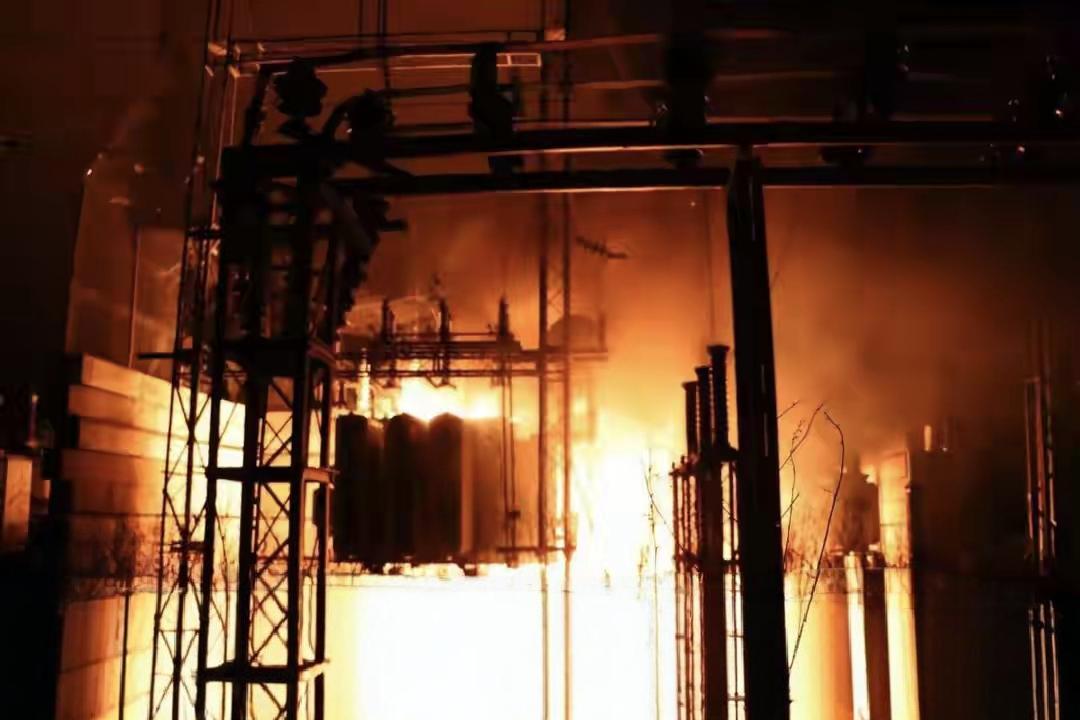 俄军加大攻势，用无人机锁定乌军海马斯火箭炮，引导伊斯坎德尔导弹精准摧毁，同时打掉