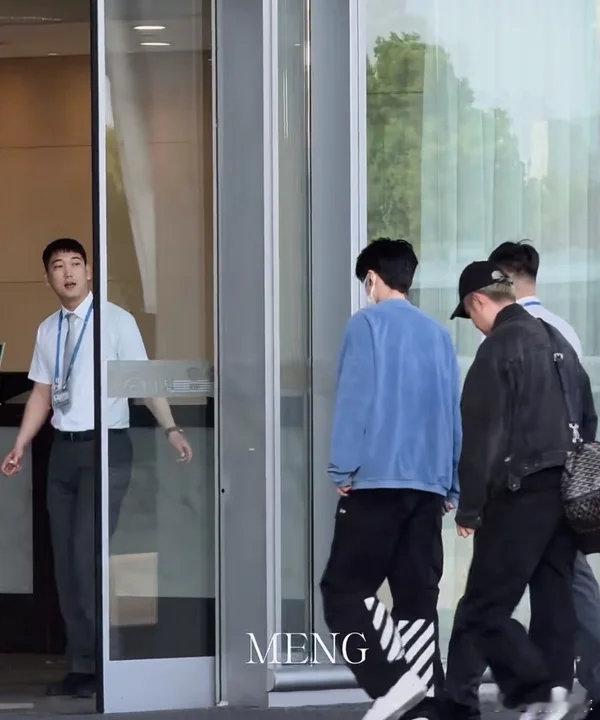 王俊凯出发录制中餐厅王俊凯出发清迈王俊凯出发录制中餐厅 