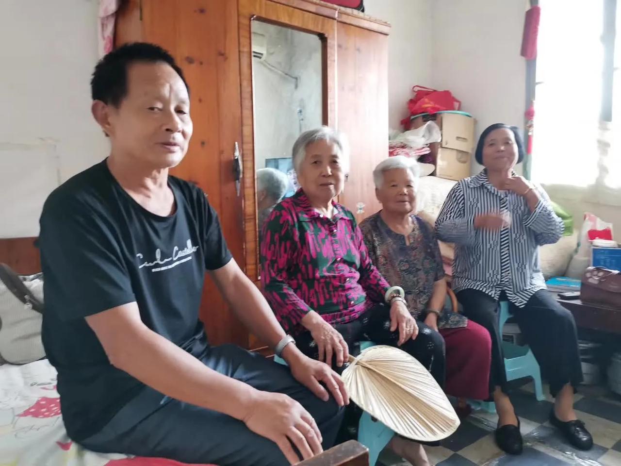 四姊妹相聚宁波北仑。