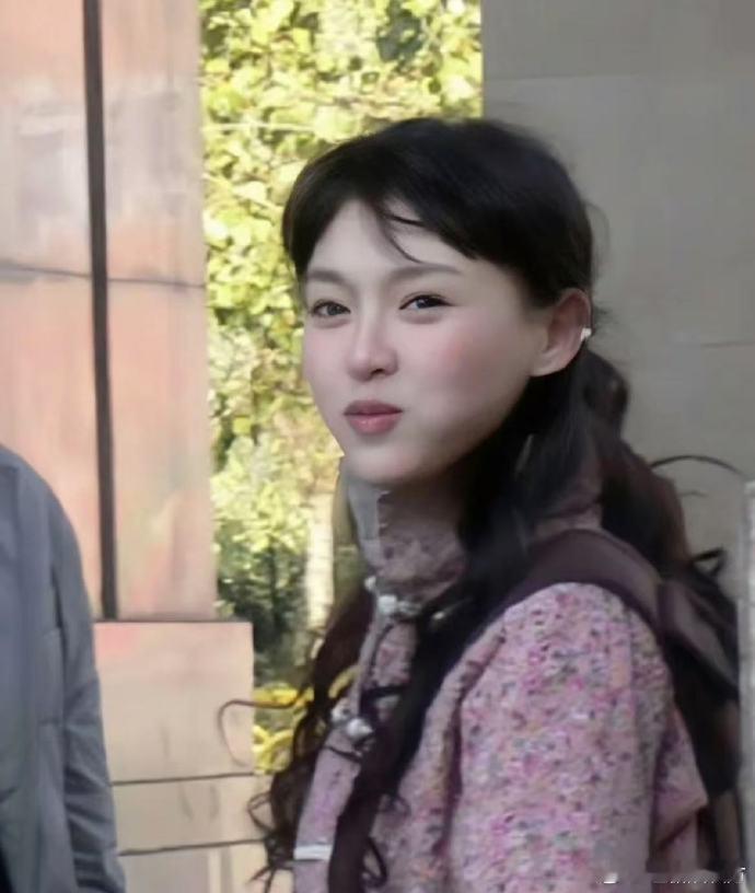 唐嫣，1983年12月6日出生于上海，毕业于中央戏剧学院。曾主演《仙剑奇侠传三》