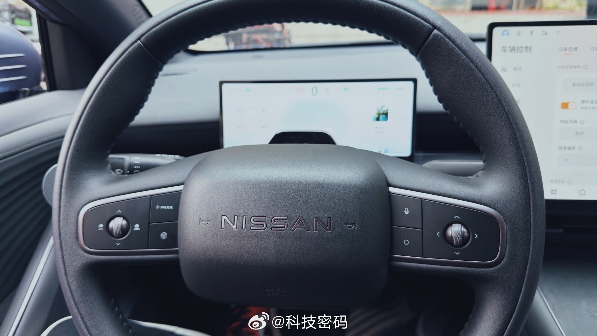 东风日产N6的AI云毯座椅牛p，自动调节，拐弯还带侧翼支撑